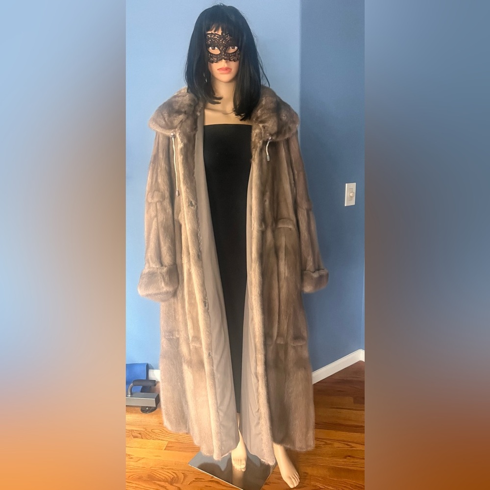 Genuine Blue-Iris mink fur coat in pristine condition
